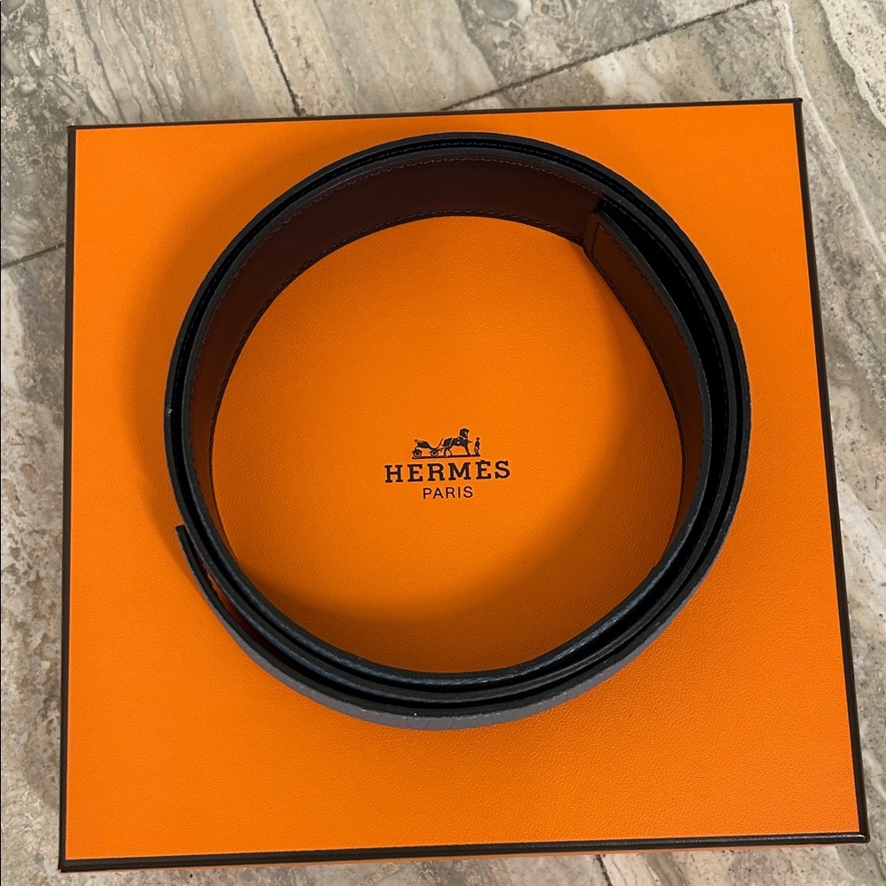 Authentic Hermes unisex belt blue gray/navy Leather Reversible Belt (no buckle) - Picture 2 of 10